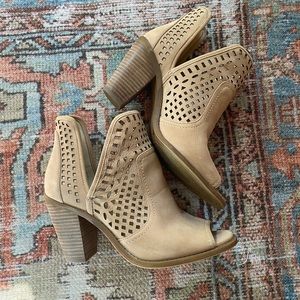 Jessica Simpson Split Booties Size 8.5